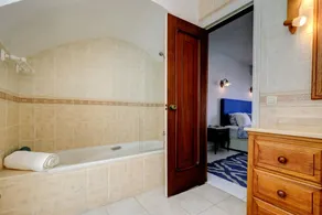 La Casa de Manuel - Image 2