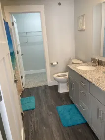 Cozy Lake View Condo - Image 3