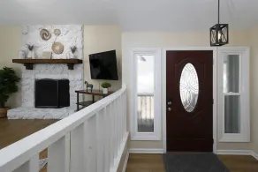 Renovated Farmhouse Near Six Flags - Image 2