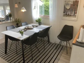 Vackert familjehus nära fjorden och skogen med surfmöjligheter - Image 4