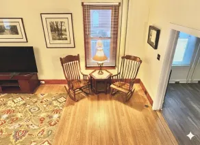 Spacious 4BR Stratton House: A Historic Downtown Stay Backing to Culp's Hill - Image 2