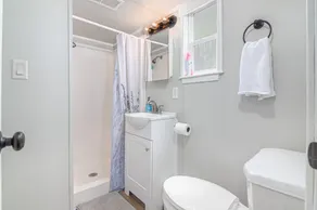 Nest - Texas Tiny House with a Big View - Image 2