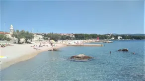 Apartment-studio Dijana °1 with air conditioning, WiFi, Barbecue, close to Beach - Image 4
