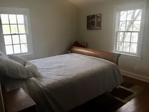 LAKEFRONT HIDDEN GEM ! - Image 5
