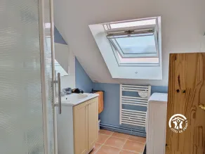 Modern renoviertes Ferienhaus mit großem Garten und WLAN, ideal für Familien oder Profis - Image 4