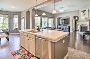 Serene 4BR Lux Home w Heated Spa Pool Massage Chair - Image 2