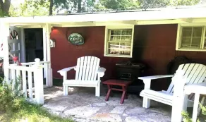 Carriage House. River Cabin. Sleeps 4 - Image 3