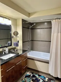 Top Floor Riverfront Bellerive Condo with Fabulous Views - Image 3