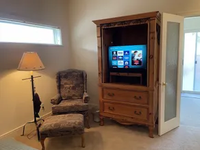 Pet Friendly Villa Unit with Two-Primary Bedroom Suites on Bend's Westside - Image 2