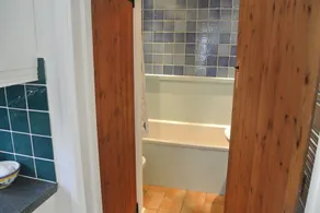 Oxford. C16th Cottage In Courtyard Setting. Garden.  Parking. Free Wifi. - Image 2