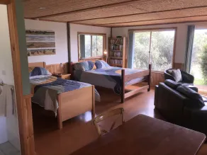 Guy Cruz Farm Cottage - Image 3