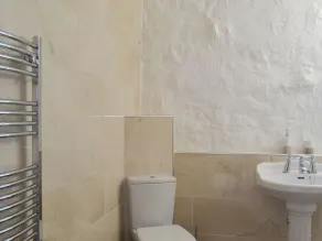 1 bedroom accommodation in Near Neilston - Image 4
