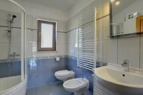 Villa soleggiata a 500 metri dalla spiaggia con piscina privata - Image 2