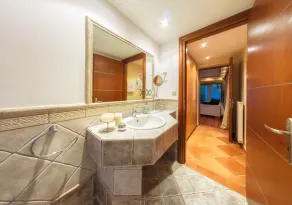 Ark Luxury & Private Villa - Image 2