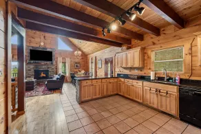 Peaceful 5-bedroom cabin with hot tub and views - Image 2
