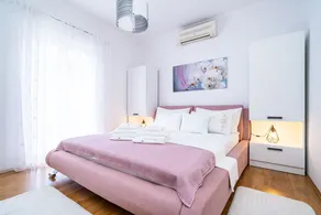 Apartment & Rooms Duja - Superior Double Room with Balcony and Garden View (Duja) - Image 4