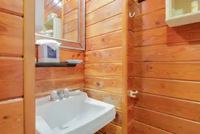 Two Bedroom Two Bath Poolside Villa Steps from Duval! - Image 2