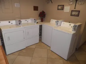 Auf der anderen Straßenseite zur Great Wolf Lodge und zum Talking Stick Entertainment District - Image 4