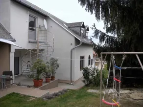 Holiday apartment with Internet access and garden - Image 2