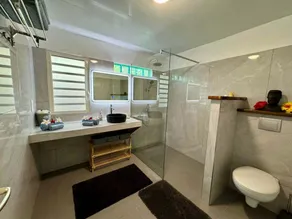 Chic Beachside Retreat - Image 3