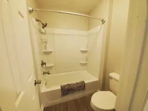 Modern Designer Townhouse | Ideal for Long Term Executive Stays - Image 3