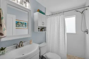 Semi-duplex KCB sur pilotis haut de gamme avec Cabana Club! - Image 3