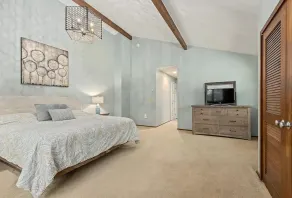 Shuttle to Village/lifts! .5 miles to base! Cozy Chalet! - Image 5