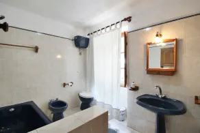 Appartamento Poesia con piscina e vista sulle montagne - Image 2