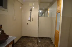 633WT - Riverview House - Image 2