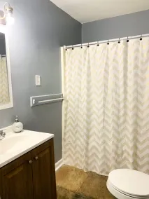 Entire place: Cozy, Quiet Oasis w/free laundry and parking - Image 3