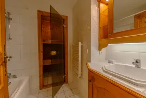 Le Cristal MB13 Mountain View, Pool, Parking & Free WiFi - Happy Rentals - Image 3