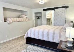 New, Centrally Located guest house with Modern Amenities and Private Hot Tub - Image 4
