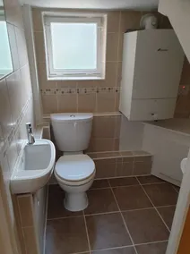 Centrally located home. Pet-Friendly! - Image 5