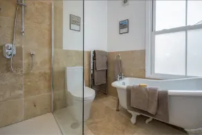 Spacious 5★ Central York Townhouse - sleeps 6 - Image 4