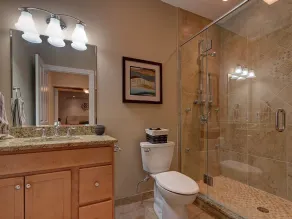 2BR/2BA LAKEFRONT CONDO 305 Private Beach/Balcony/indoor pool. - Image 4