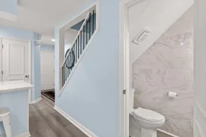 Condo overlooking Pond - Image 4