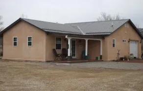 Quiet and cozy country home with mountain views in every direction. Sleeps 6 - Image 3