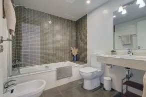Ein modernes Penthouse (110 m2) mit Meer- und Poolblick, 3 Schlafzimmern und 2 Bädern - Image 4
