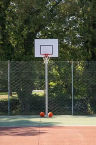 Large authentic house with swimming pool and tennis court, ideal for families and friends - Image 3