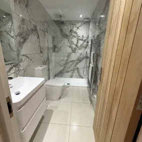 Modern Bungalow, private gated entrance and garden. - Image 3