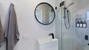 Dolphin Court 4 - Image 3
