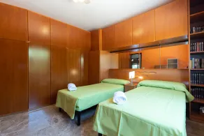 Large Villa between the beach and the forest - Image 3