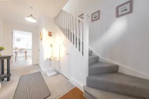 Victory Cottage est une jolie maison de brique et de silex récemment construite - Image 2