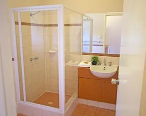 Suite 26 - Town Central - Walk To Cafes - Sleeps 3 - Image 2