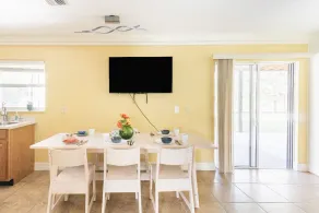 Perfect waterfront Vacation half house by Lake Tohoa &Disney - Image 4