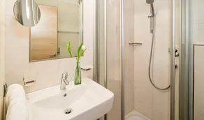 Holiday Apartment 'Rasnerhof Ferienwohnung Meran' with Mountain View, Balcony & Wi-Fi - Image 3