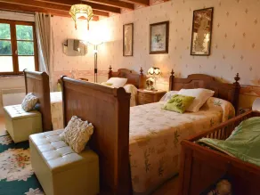 Encantadora casa rural renovada con WiFi y mascotas permitidas - Image 3