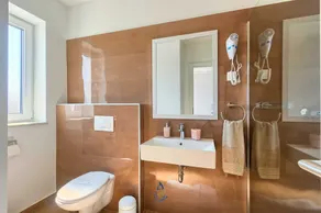 Modern 6-BR villa for 12+2 with pool close to Pula - Image 2