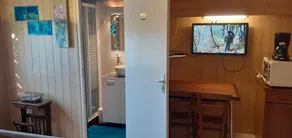 Bedroom with ensuite bathroom, South Burgundy - Image 2