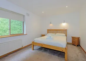 A superbly appointed impressive two storey luxury lodge. - Image 4